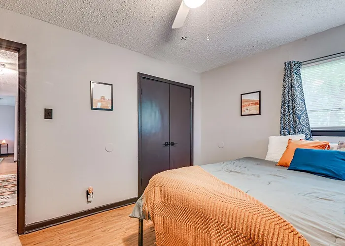 Eco-chic Sanctuary Steps From Trinity Trails! *