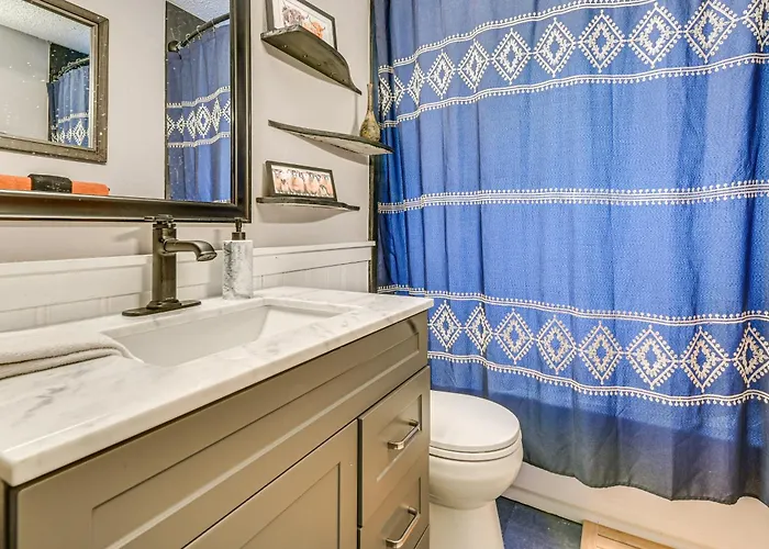 Eco-chic Sanctuary Steps From Trinity Trails! *
